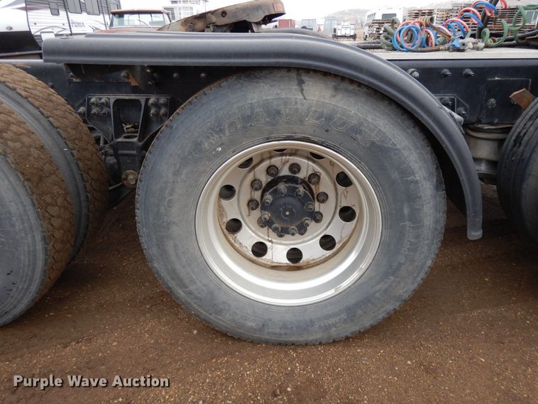 image for item DF5948 2013 Caterpillar CT660 semi truck