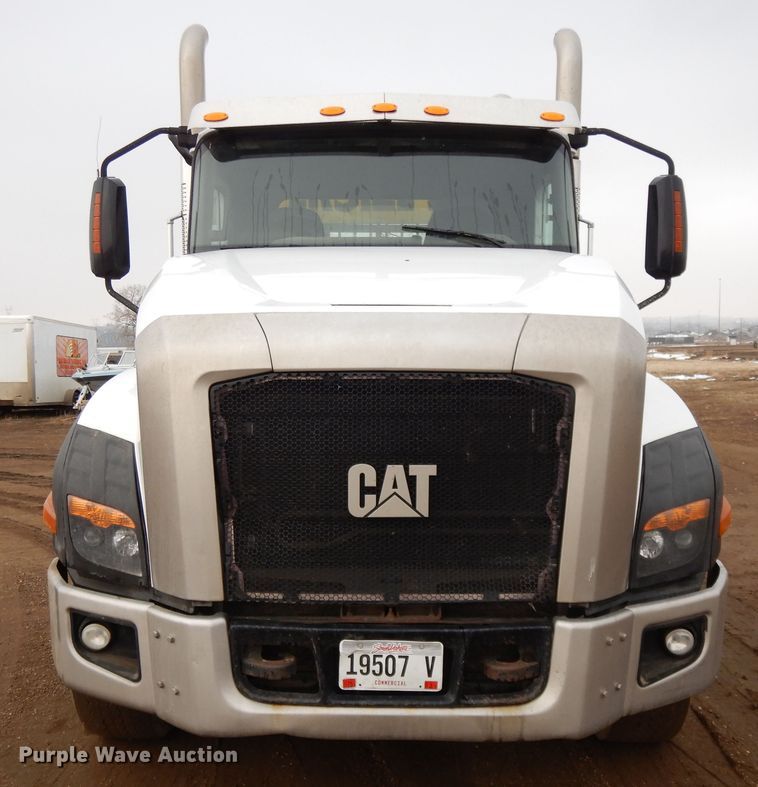 image for item DF5949 2014 Caterpillar CT660 semi truck