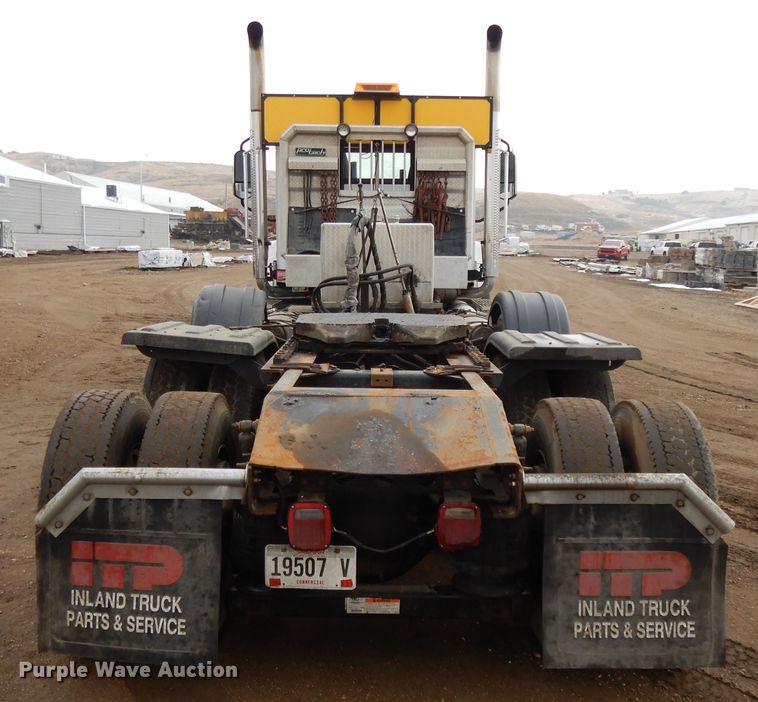 image for item DF5949 2014 Caterpillar CT660 semi truck