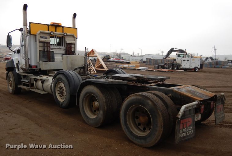 image for item DF5949 2014 Caterpillar CT660 semi truck