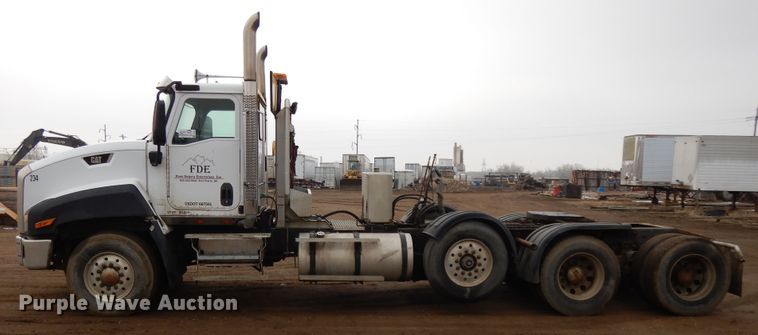 image for item DF5949 2014 Caterpillar CT660 semi truck