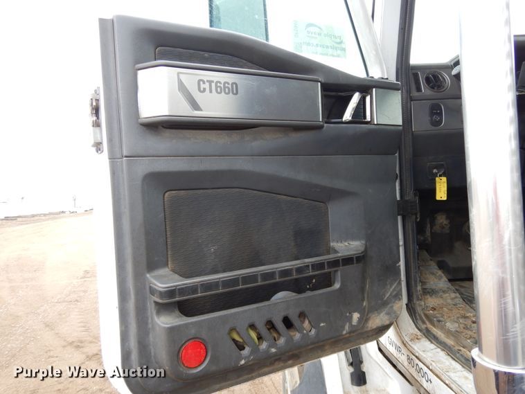 image for item DF5949 2014 Caterpillar CT660 semi truck