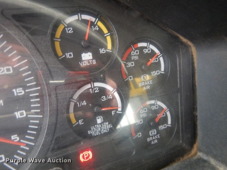 image for item DF5949 2014 Caterpillar CT660 semi truck