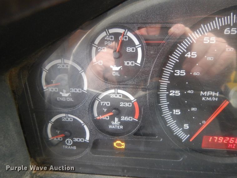 image for item DF5949 2014 Caterpillar CT660 semi truck