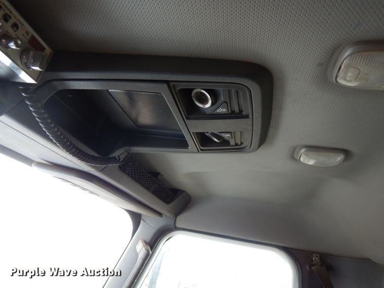 image for item DF5949 2014 Caterpillar CT660 semi truck