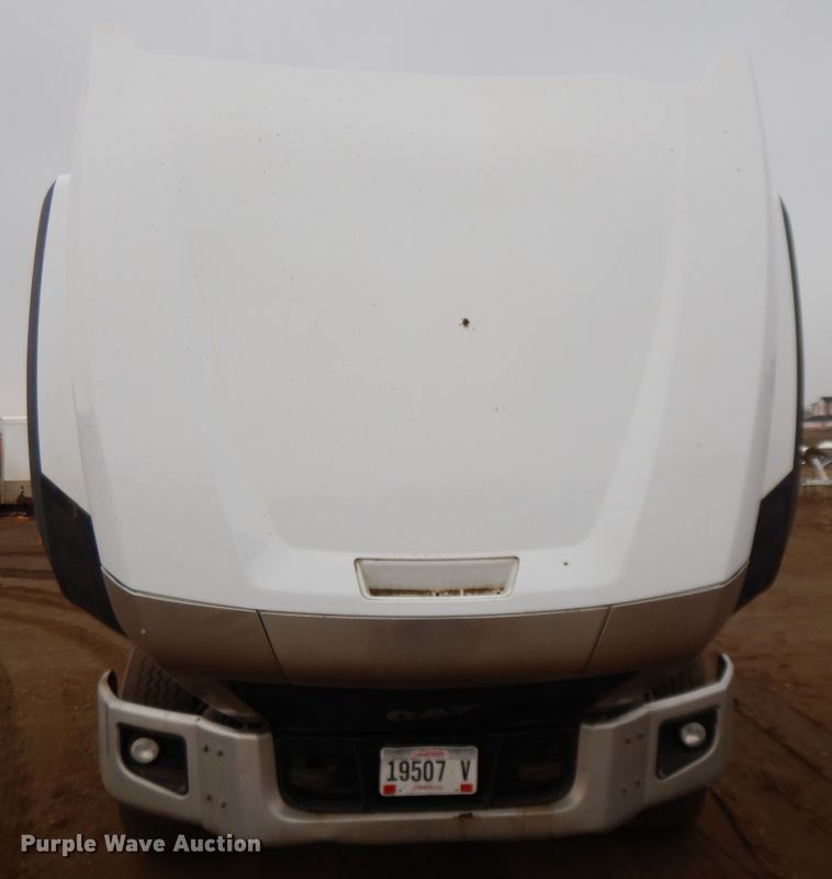 image for item DF5949 2014 Caterpillar CT660 semi truck