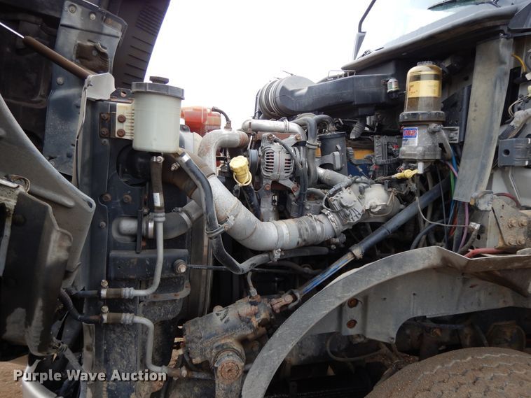 image for item DF5949 2014 Caterpillar CT660 semi truck