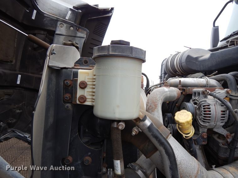 image for item DF5949 2014 Caterpillar CT660 semi truck