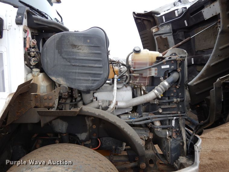 image for item DF5949 2014 Caterpillar CT660 semi truck