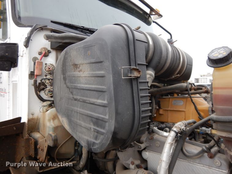 image for item DF5949 2014 Caterpillar CT660 semi truck