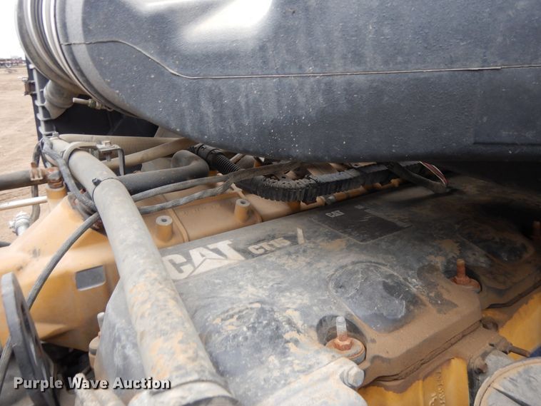 image for item DF5949 2014 Caterpillar CT660 semi truck