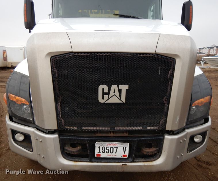 image for item DF5949 2014 Caterpillar CT660 semi truck