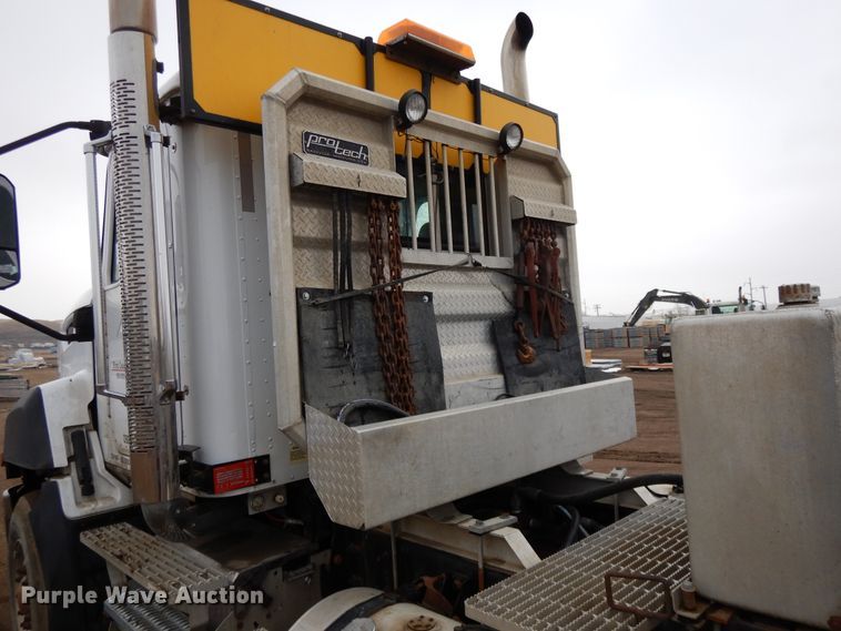 image for item DF5949 2014 Caterpillar CT660 semi truck