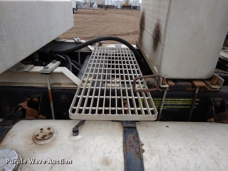 image for item DF5949 2014 Caterpillar CT660 semi truck