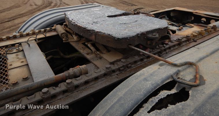 image for item DF5949 2014 Caterpillar CT660 semi truck