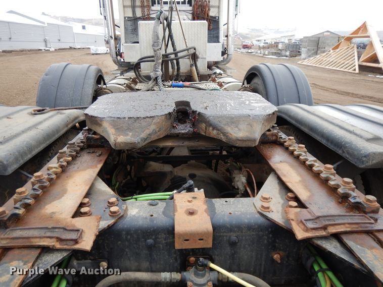 image for item DF5949 2014 Caterpillar CT660 semi truck