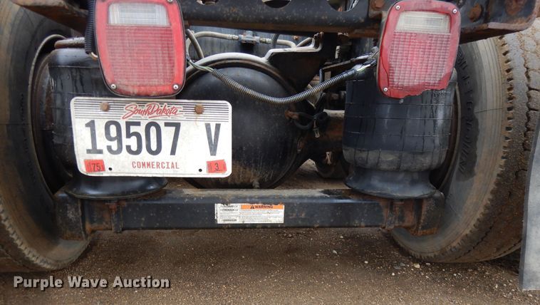 image for item DF5949 2014 Caterpillar CT660 semi truck