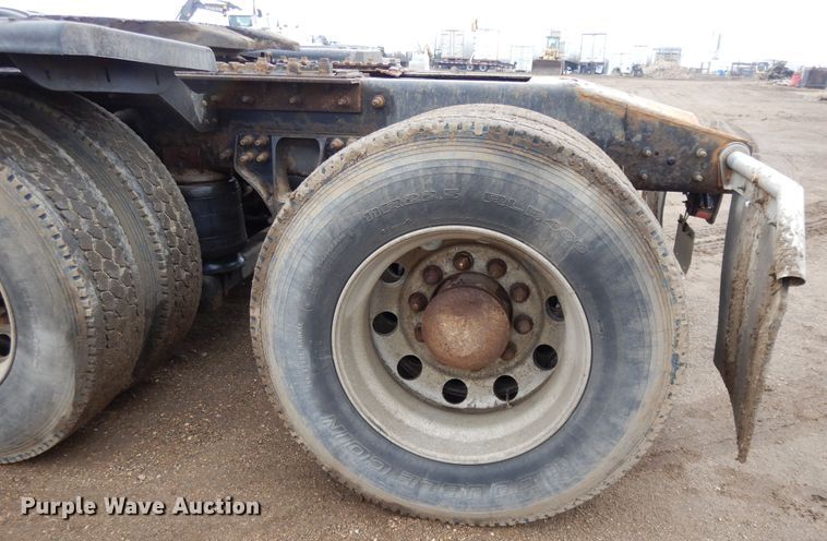 image for item DF5949 2014 Caterpillar CT660 semi truck