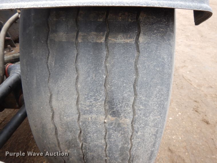 image for item DF5949 2014 Caterpillar CT660 semi truck