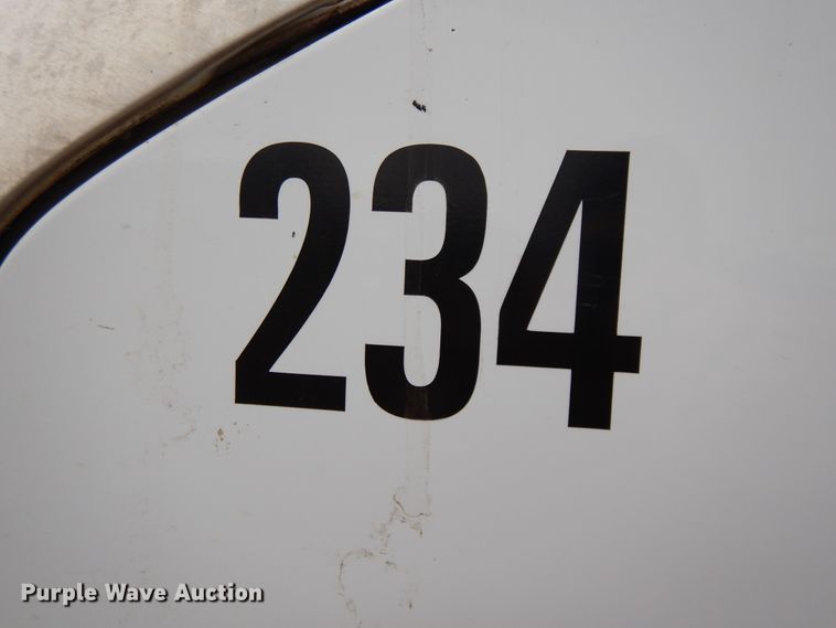 image for item DF5949 2014 Caterpillar CT660 semi truck