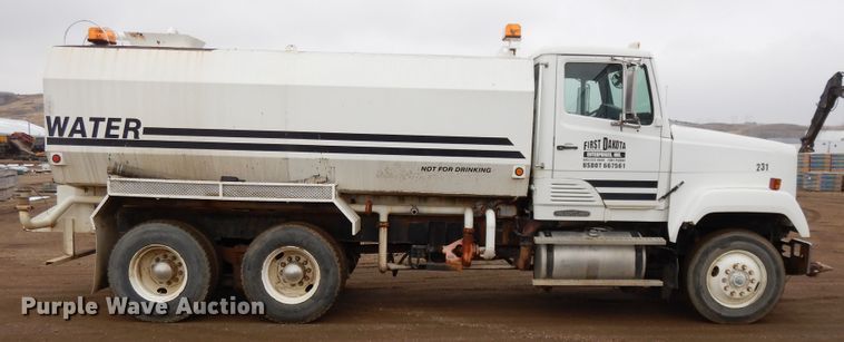 image for item DF5950 1988 Freightliner FLC tank truck