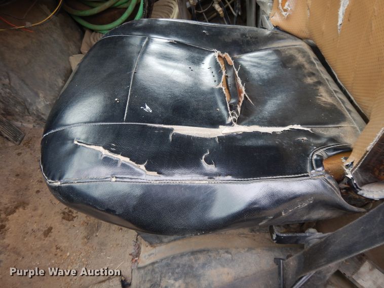 image for item DF5950 1988 Freightliner FLC tank truck