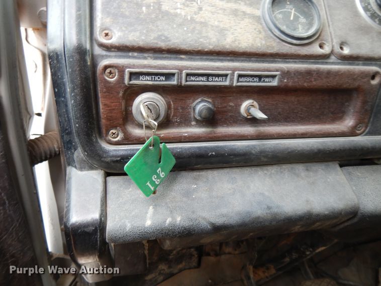 image for item DF5950 1988 Freightliner FLC tank truck