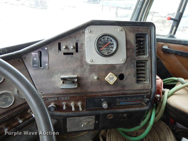 image for item DF5950 1988 Freightliner FLC tank truck