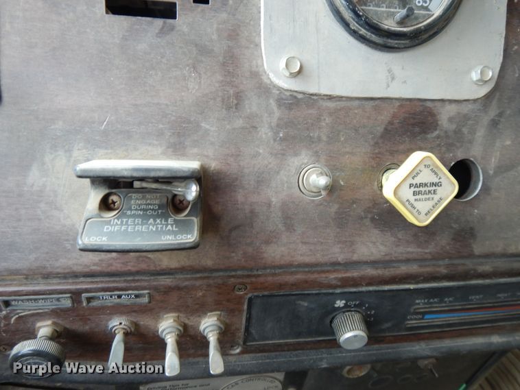 image for item DF5950 1988 Freightliner FLC tank truck