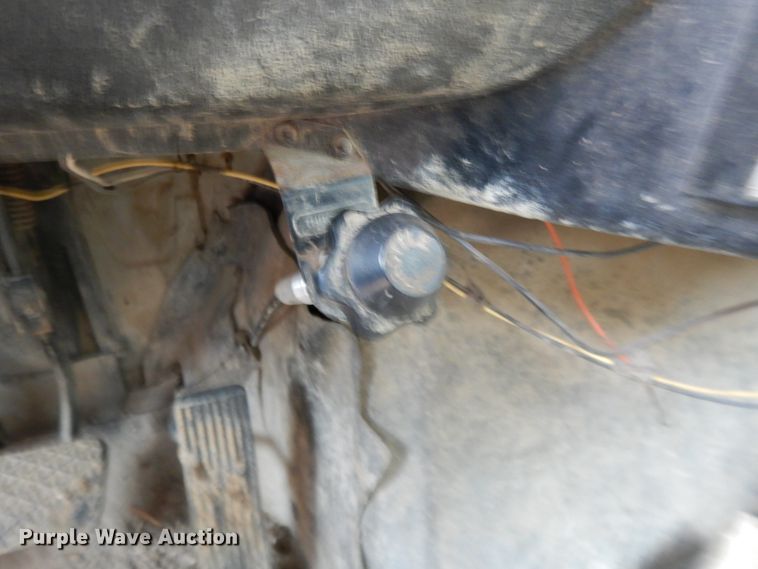 image for item DF5950 1988 Freightliner FLC tank truck