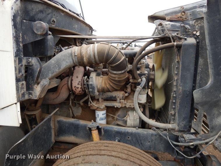 image for item DF5950 1988 Freightliner FLC tank truck