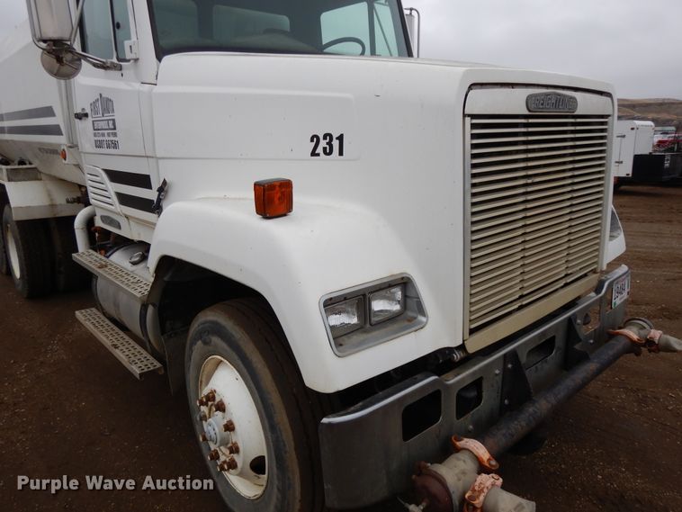 image for item DF5950 1988 Freightliner FLC tank truck