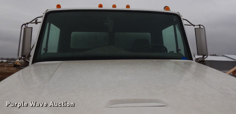 image for item DF5950 1988 Freightliner FLC tank truck