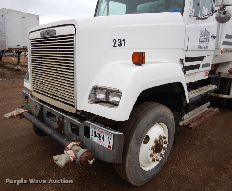 image for item DF5950 1988 Freightliner FLC tank truck