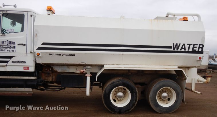 image for item DF5950 1988 Freightliner FLC tank truck