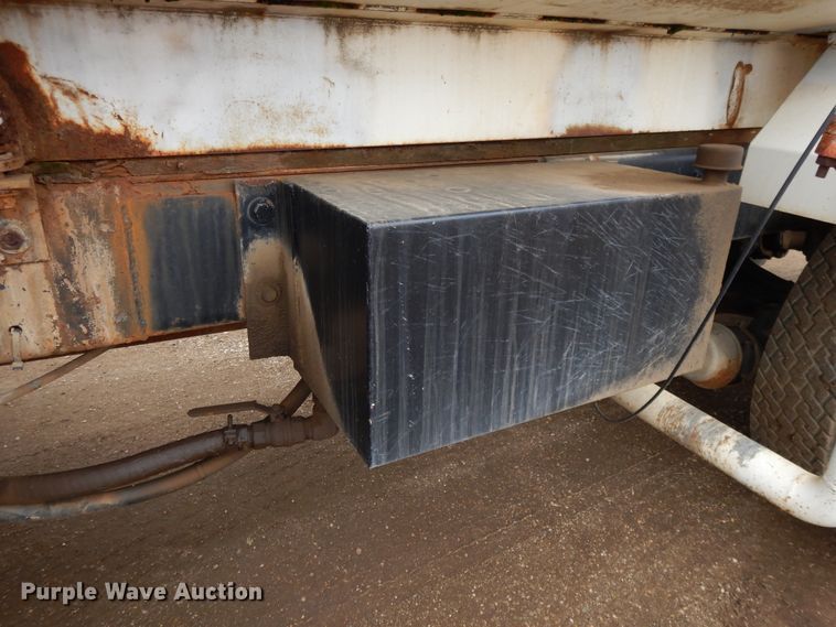 image for item DF5950 1988 Freightliner FLC tank truck