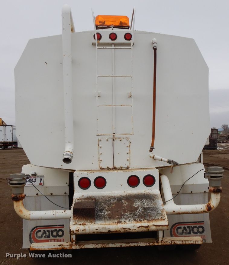 image for item DF5950 1988 Freightliner FLC tank truck