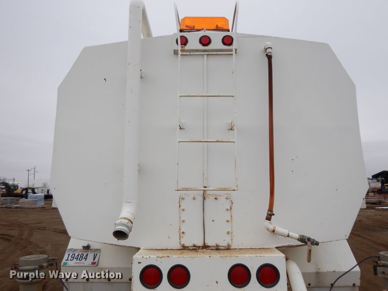 image for item DF5950 1988 Freightliner FLC tank truck