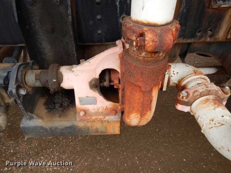 image for item DF5950 1988 Freightliner FLC tank truck