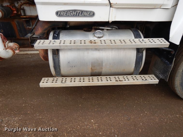 image for item DF5950 1988 Freightliner FLC tank truck