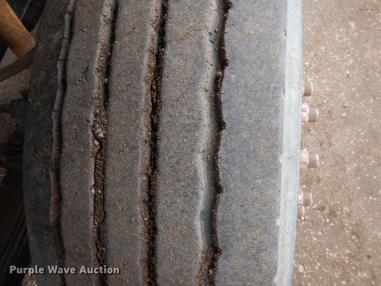 image for item DF5950 1988 Freightliner FLC tank truck