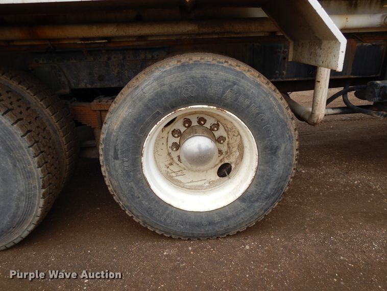 image for item DF5950 1988 Freightliner FLC tank truck