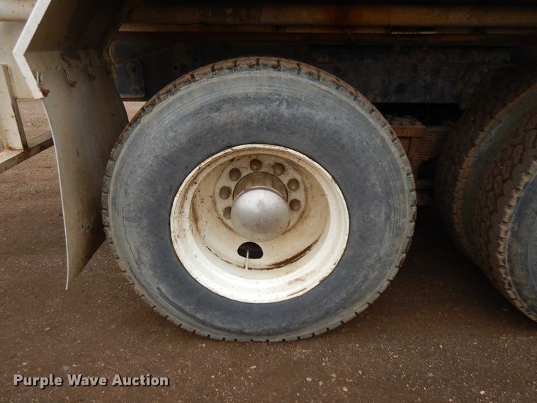 image for item DF5950 1988 Freightliner FLC tank truck