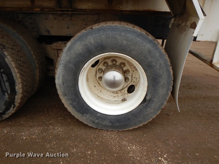 image for item DF5950 1988 Freightliner FLC tank truck