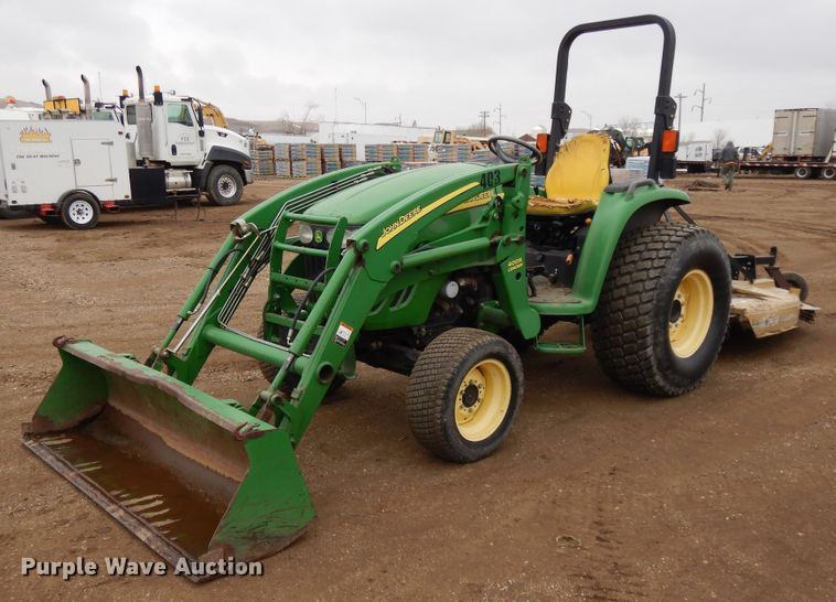 image for item DF5951 2006 John Deere 4520 MFWD tractor