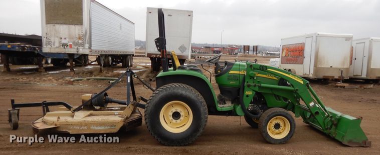 image for item DF5951 2006 John Deere 4520 MFWD tractor