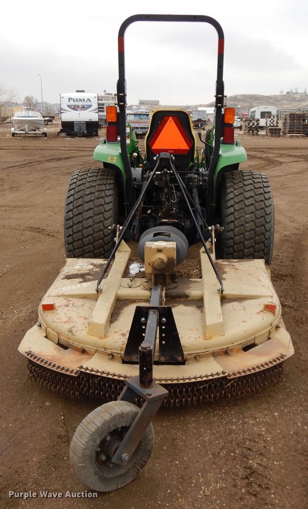 image for item DF5951 2006 John Deere 4520 MFWD tractor