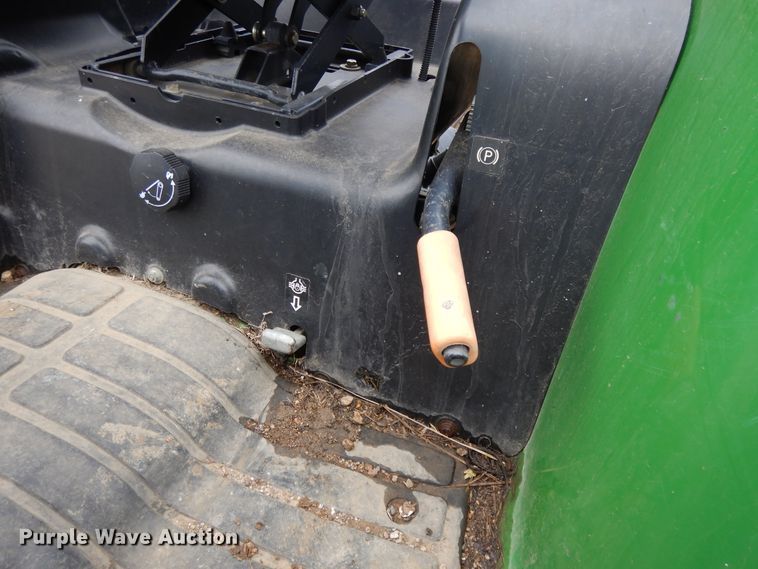 image for item DF5951 2006 John Deere 4520 MFWD tractor