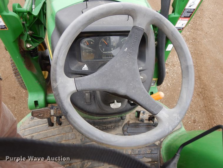 image for item DF5951 2006 John Deere 4520 MFWD tractor