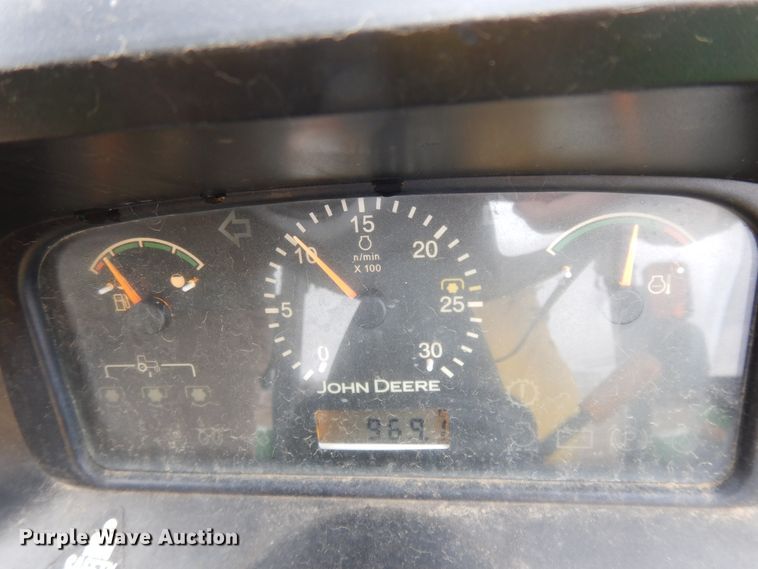 image for item DF5951 2006 John Deere 4520 MFWD tractor